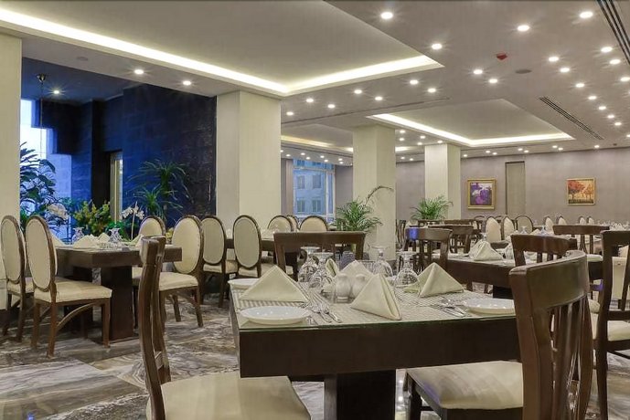 Sandy Palace Hotel