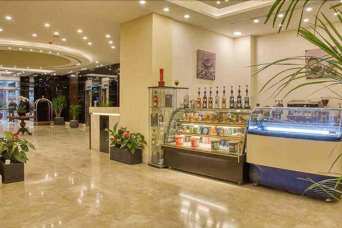 Sandy Palace Hotel