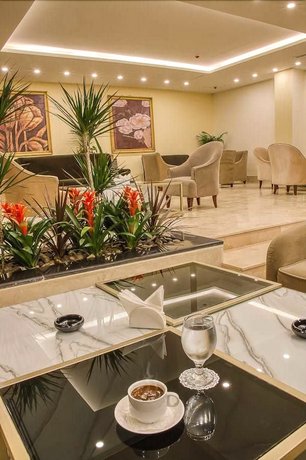 Sandy Palace Hotel