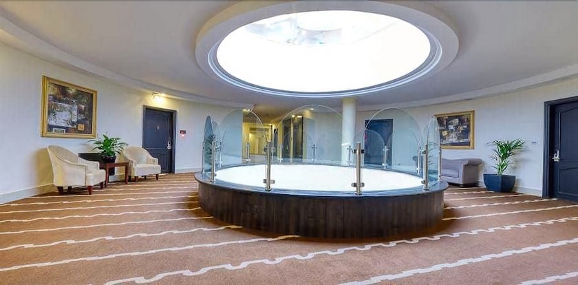 Sandy Palace Hotel