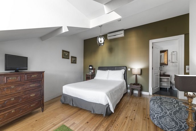 Casa do Bairro by Shiadu