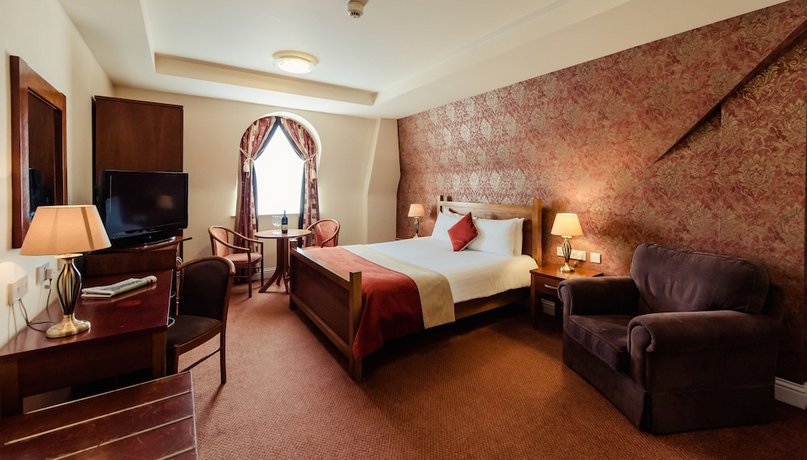 Carnegie Court Hotel