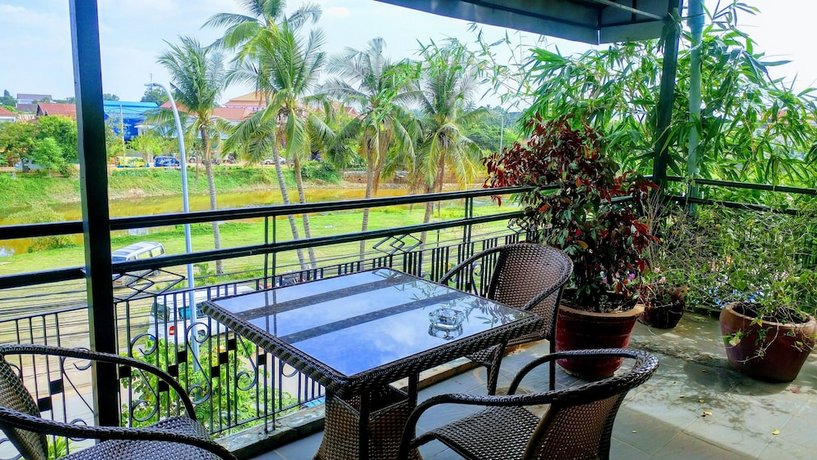 River Queen Guesthouse