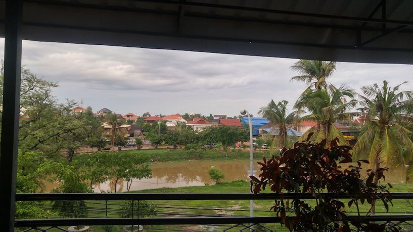 River Queen Guesthouse