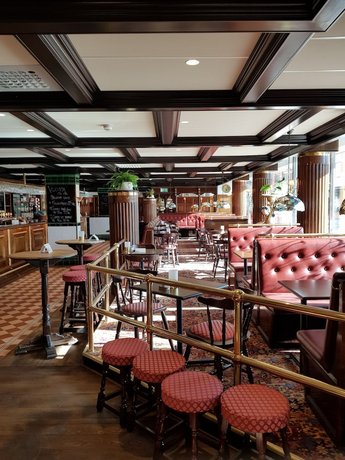 Hotel Bishops Arms Mora