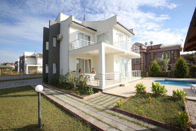 Lighthouse Tulip Villas