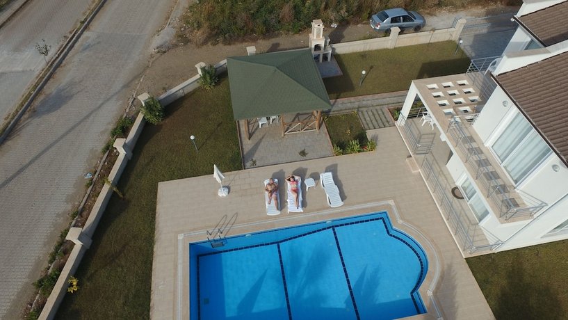 Lighthouse Tulip Villas