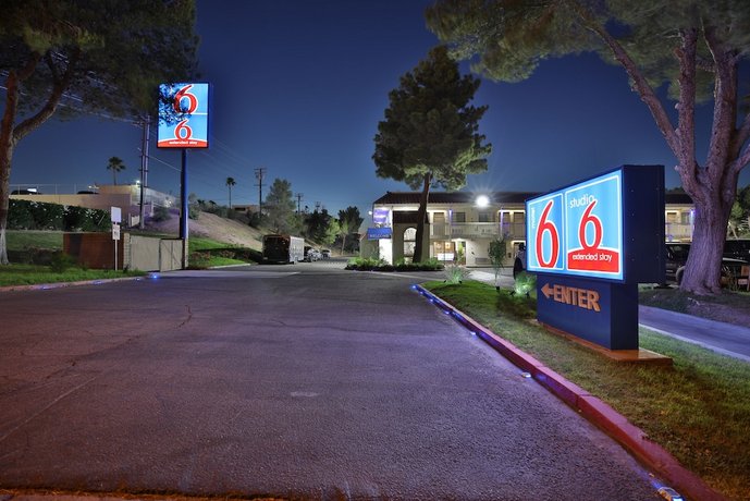 Motel 6 Barstow
