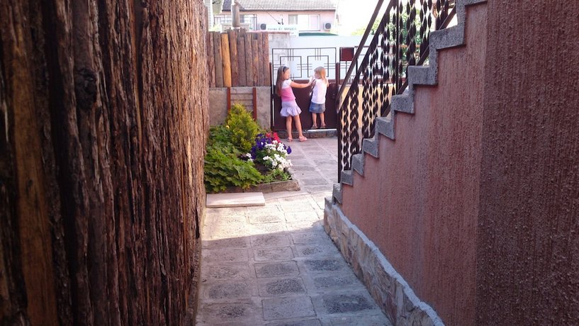 Avel Guest House