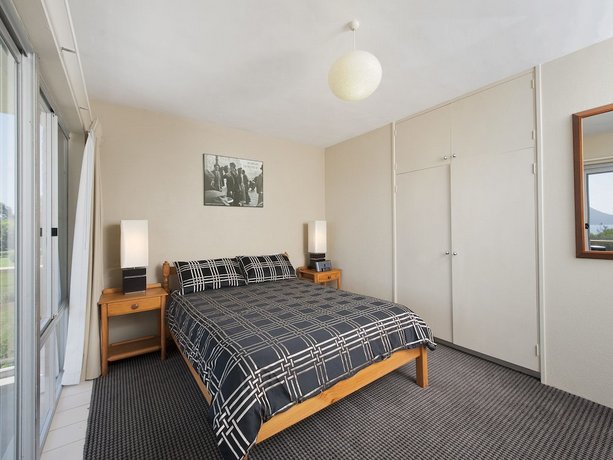 Shoalhaven Unit 2/28 Voyager Close