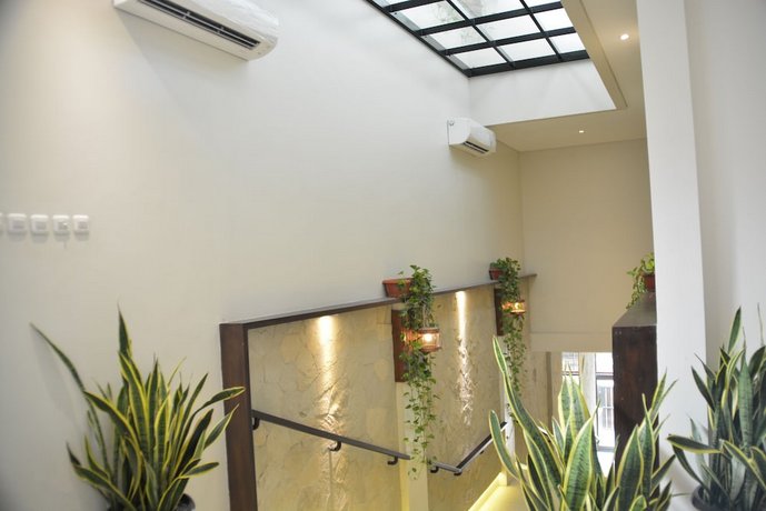 Treehouse Suites - Boutique Serviced Apartment