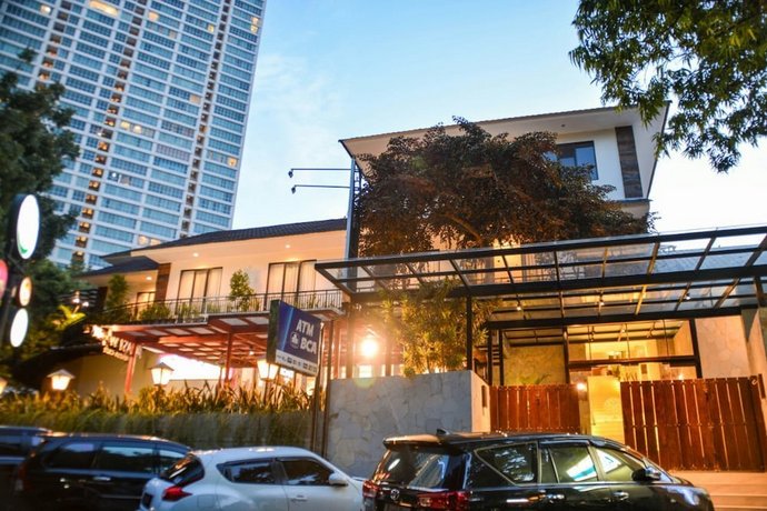 Treehouse Suites - Boutique Serviced Apartment