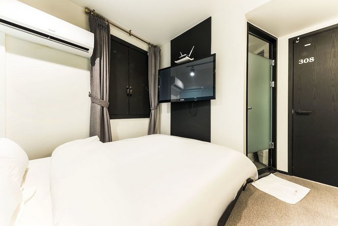 Raha Hotel