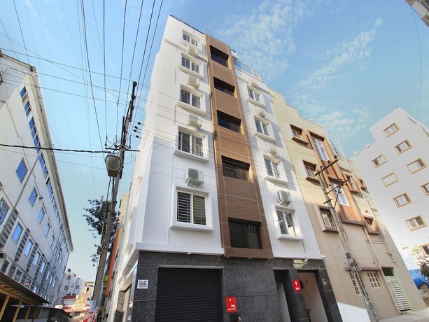 OYO 12033 Hotel Royal Residence