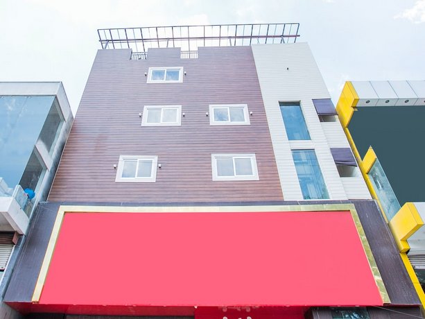 OYO 12761 High Street