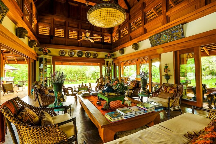 Howie's HomeStay