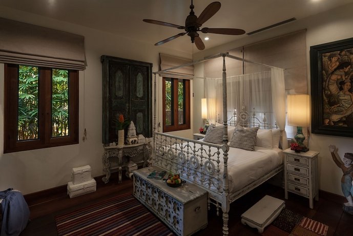 Howie's HomeStay