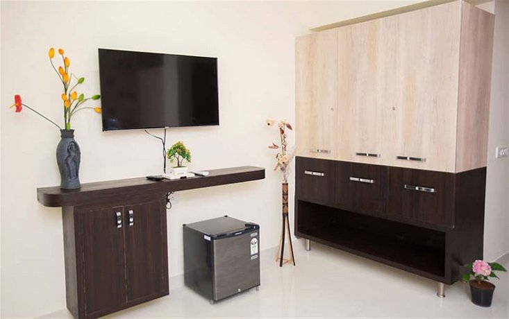 Vee Suites