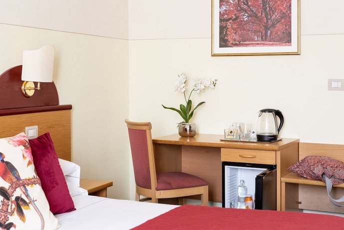 Aramis Rooms