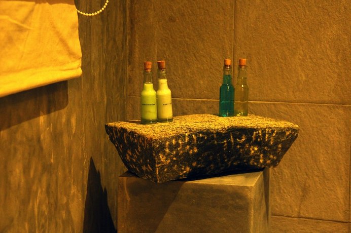 Roman Lake Ayurveda Boutique Resort