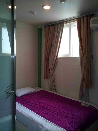Traveler's A Hostel