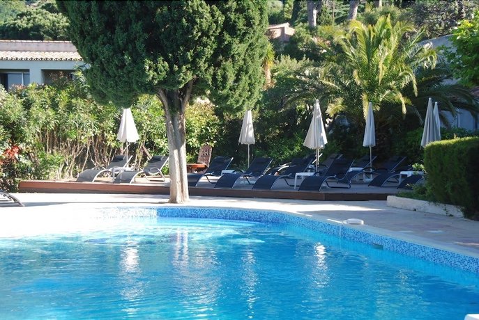 83 Hotel Le Lavandou 