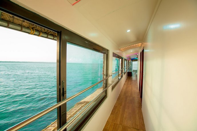 Tharangini Houseboat