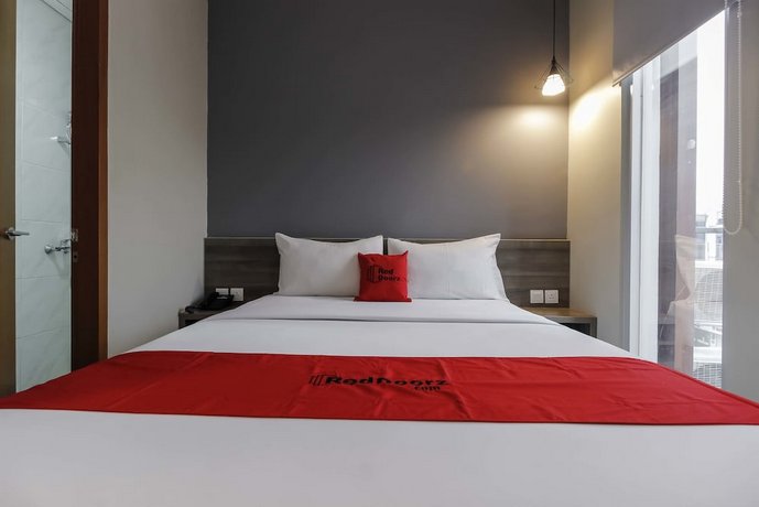 RedDoorz Plus near Tebet