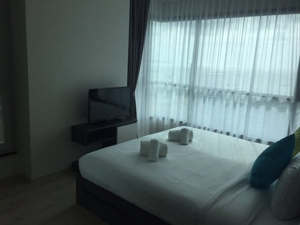 The Base Central Pattaya by Minsu
