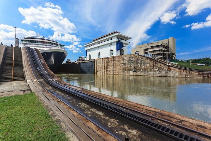 Radisson Hotel Panama Canal