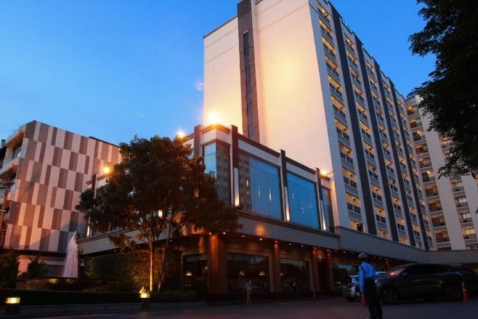 S D Avenue Hotel