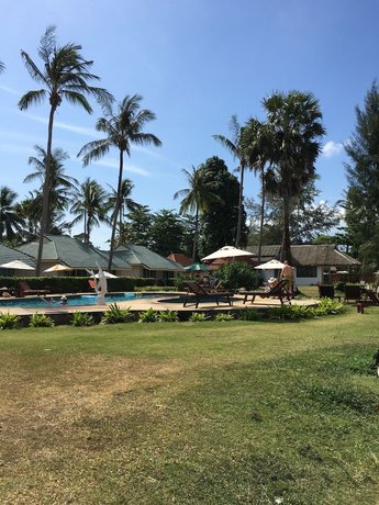 Gooddays Lanta Beach Resort