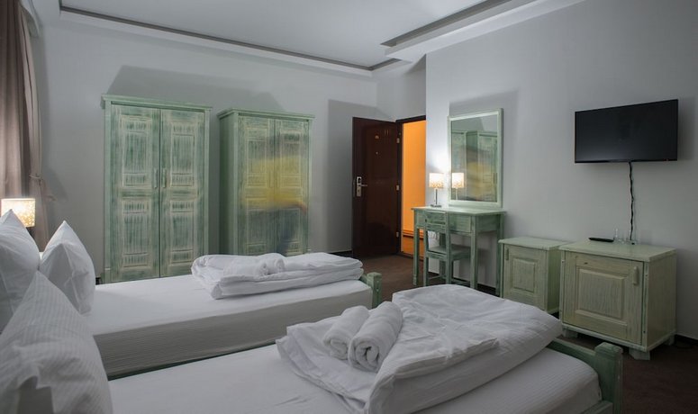 Hotel Trim
