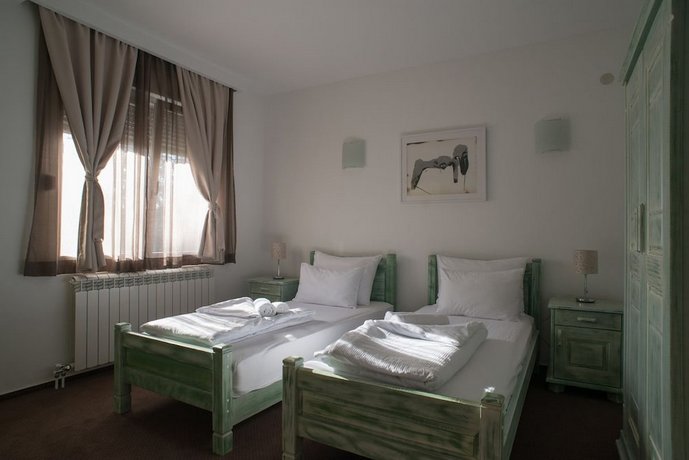 Hotel Trim