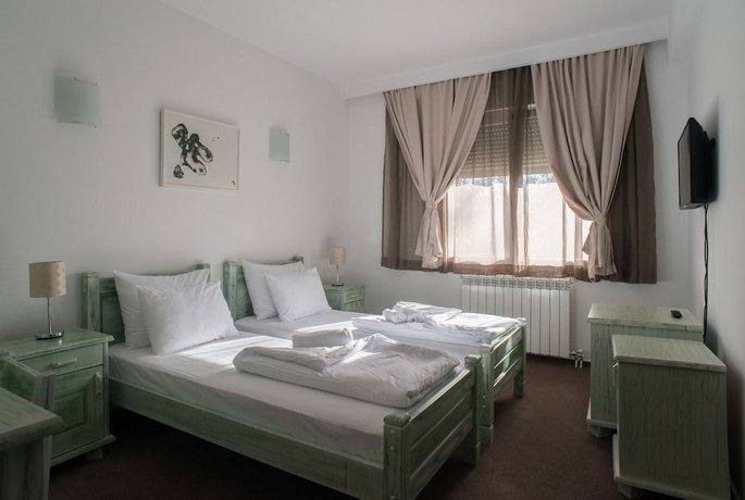 Hotel Trim
