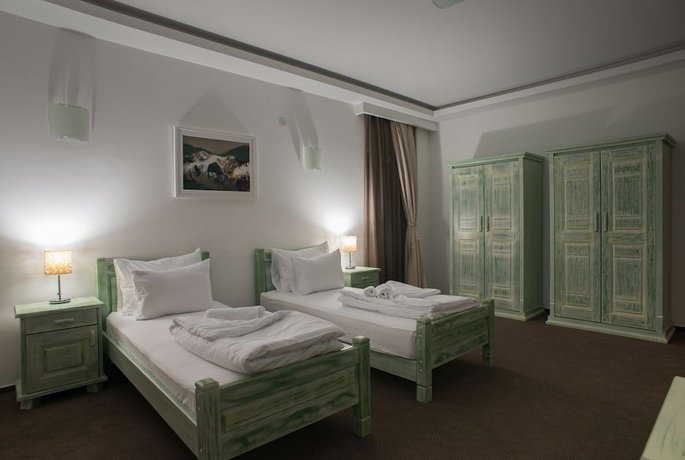 Hotel Trim
