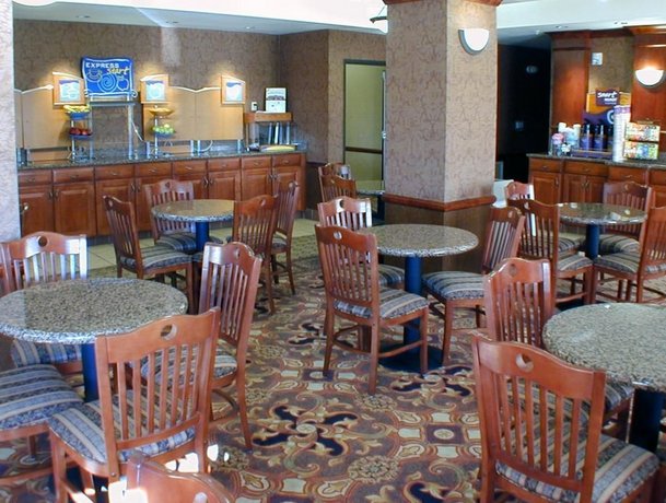 Holiday Inn Express Hotel & Suites Barstow