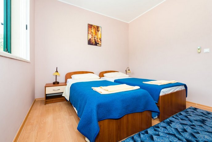 Apartments Dubelj