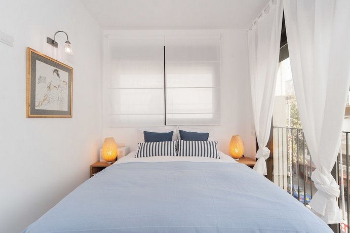 Near Rothschild w/ Parking and Balcony by Sea N' Rent