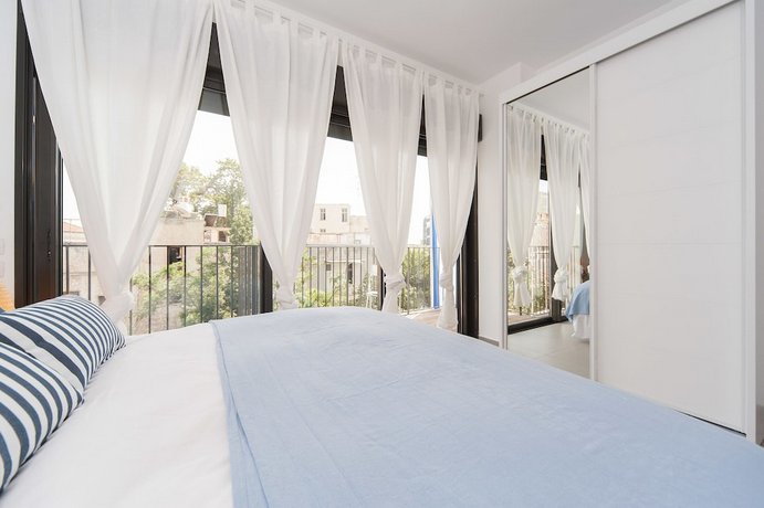 Near Rothschild w/ Parking and Balcony by Sea N' Rent