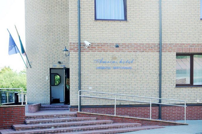 Amicus Hotel