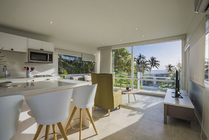 Boca Catalina Modern Villa