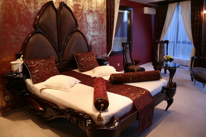 Port Hotel