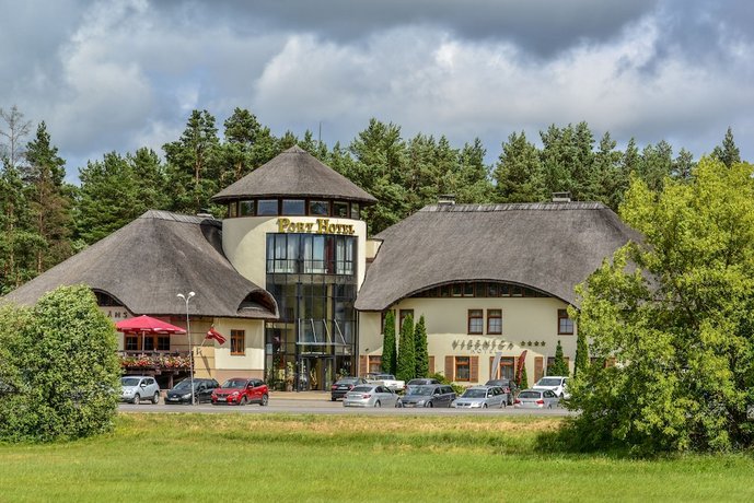 Port Hotel