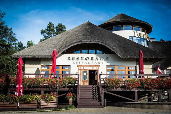 Port Hotel