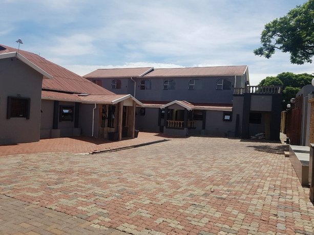 Country City Lodge
