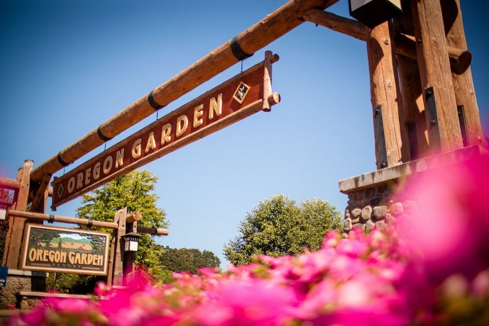 Oregon Garden Resort image 1