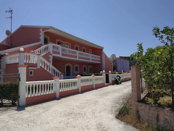 Riposo Studios & Apartments