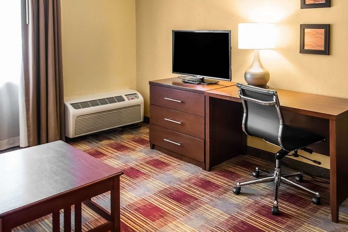 Clarion Inn & Suites Savannah Midtown