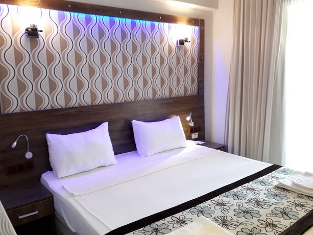 Dolphin Apart Hotel Sarigerme